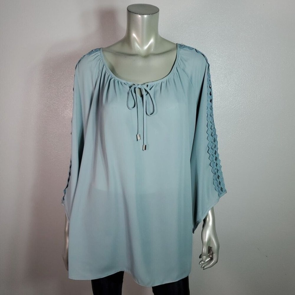 Zac &‎ Rachel Top Plus Sz 1X Flare Sleeve Scoop Neck Casual Eyelet Tie Neck Blue - Picture 2 of 6